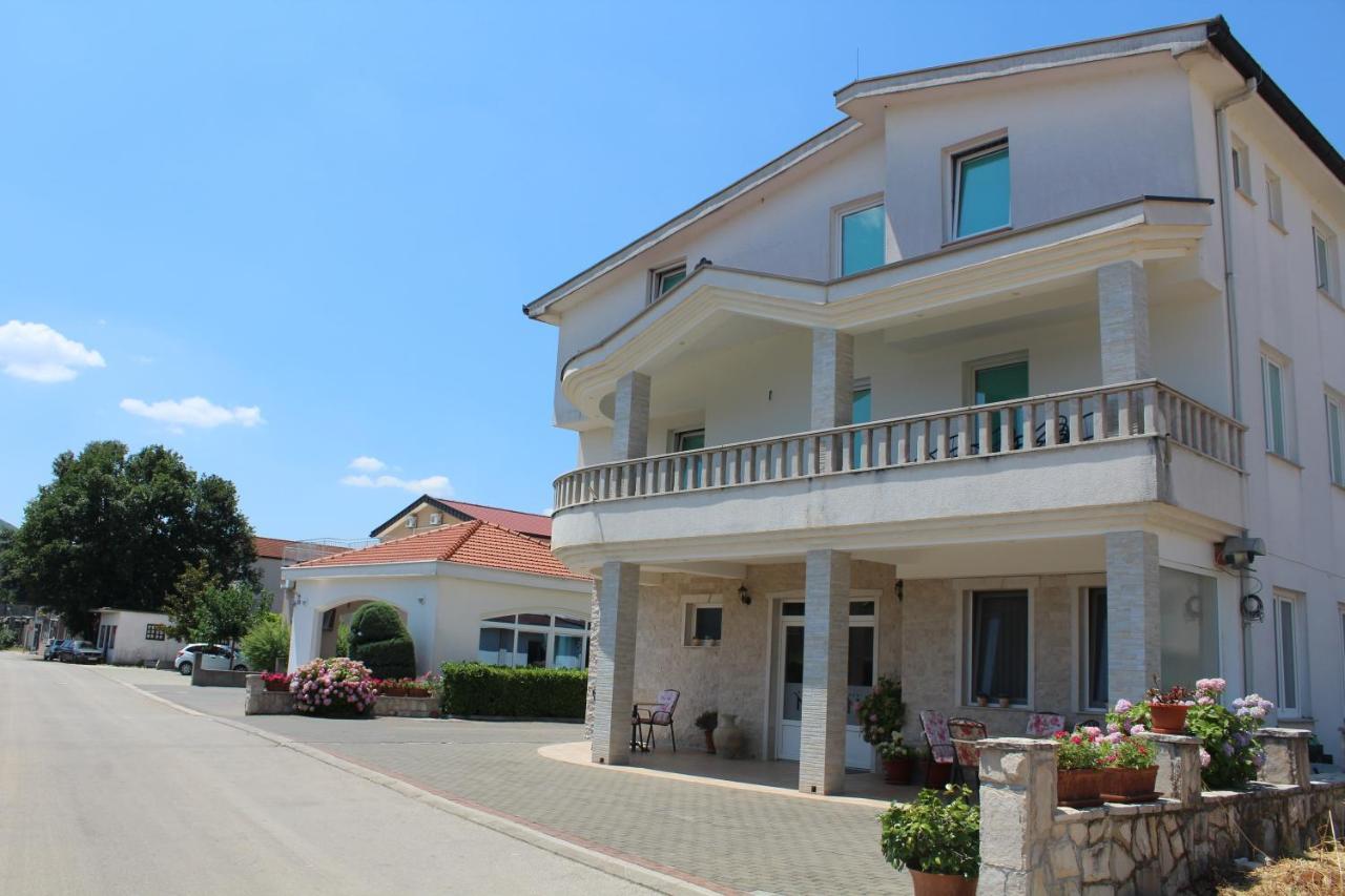 Pansion Nikica Kozina Bed & Breakfast Medjugorje Exterior photo